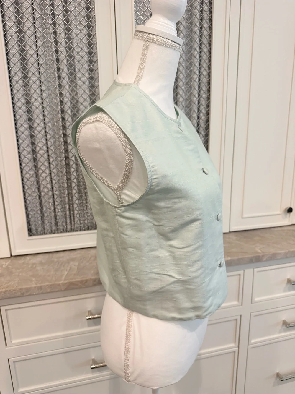 Julia Amory 100% linen Blair Sleeveless Vest Top in Ice Blue- size medium - Picture 3 of 7